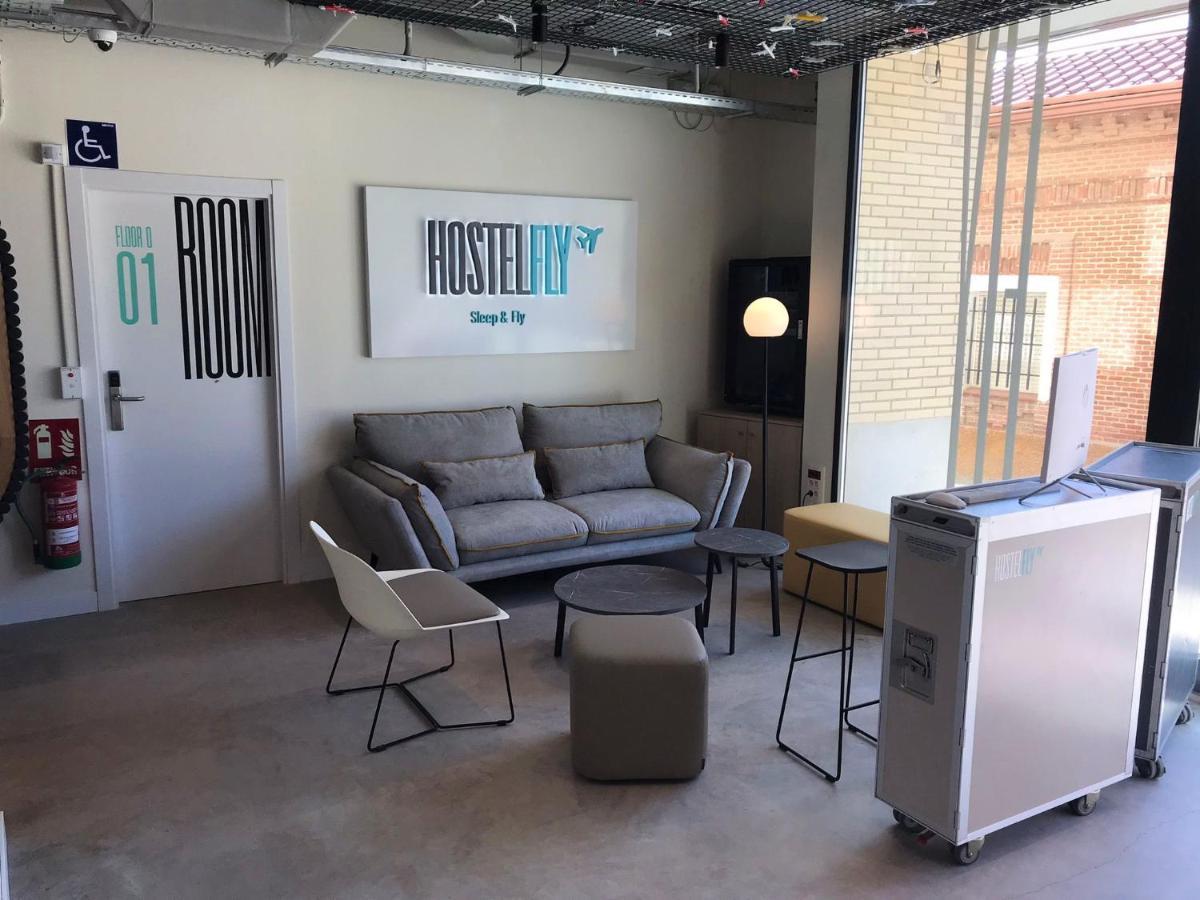 Hostelfly Madrid Luaran gambar