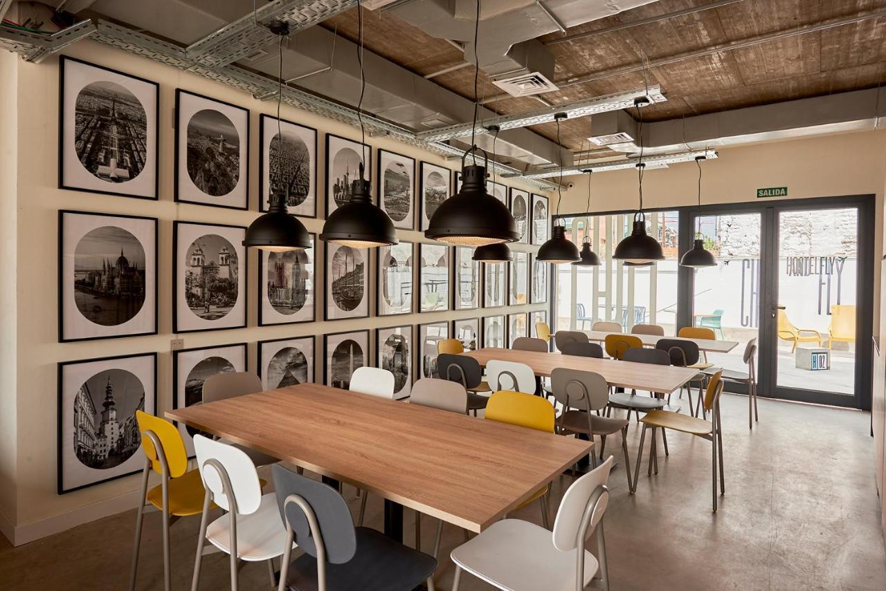 Hostelfly Madrid Luaran gambar